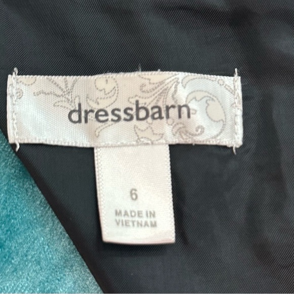 Dress Barn Eye-Catching, Geometric Dress - Size 6, Perfect for Any Occasion! - Picture 14 of 14